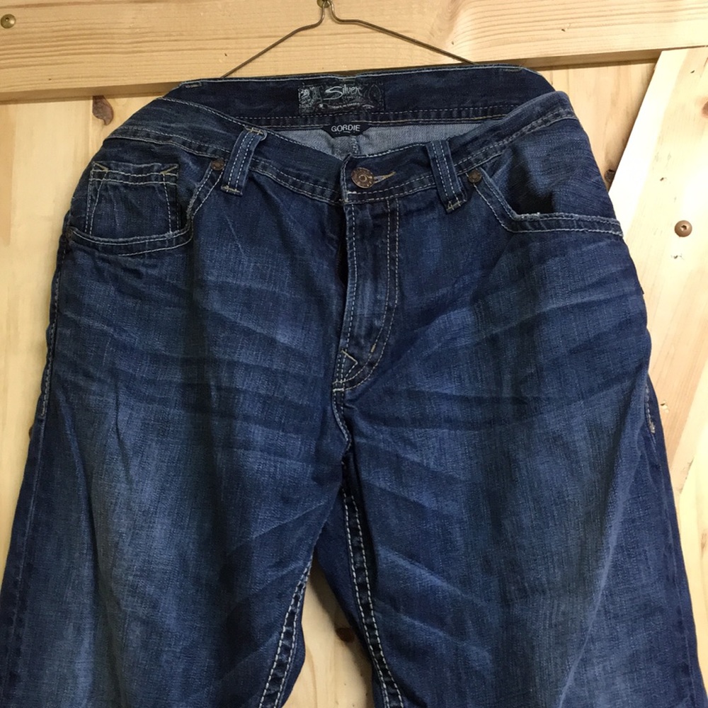 Men’s Silver Gordie jeans Excellent condition. No holes or tears, indigo color